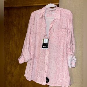 NWT Ariat lightweight button down shirt